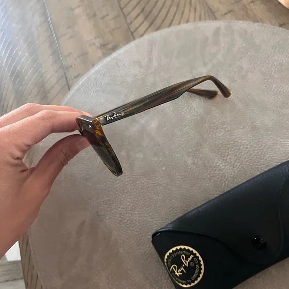 Ray-Ban Tortoise Sunglasses with Black Case - Picture 3 of 4